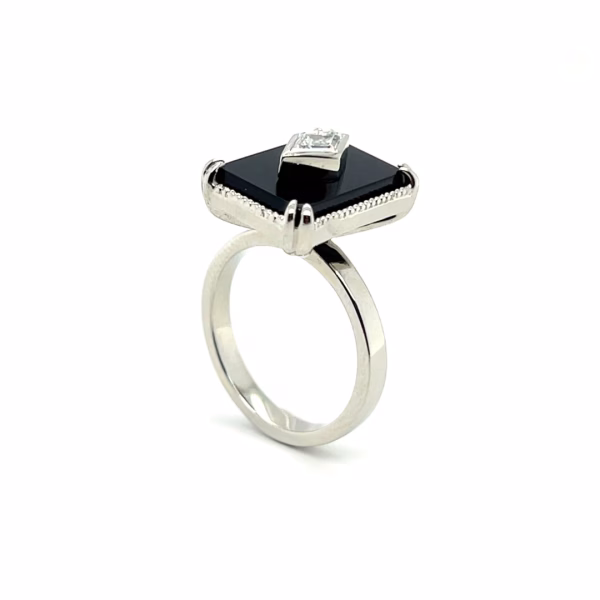 19K White Gold Black Onyx & Diamond Ring - Image 2