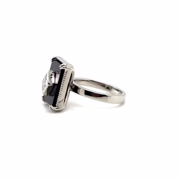 19K White Gold Black Onyx & Diamond Ring - Image 5